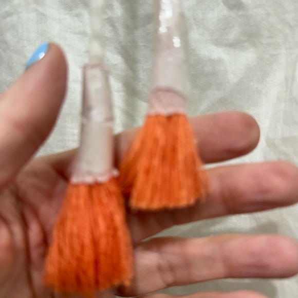 Alice and Olivia off the shoulder top. Colorful and has cool features! - Picture 5 of 8